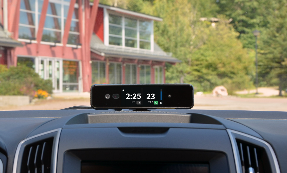 Raven Connected AI Dash Camera – On Demand Tracking